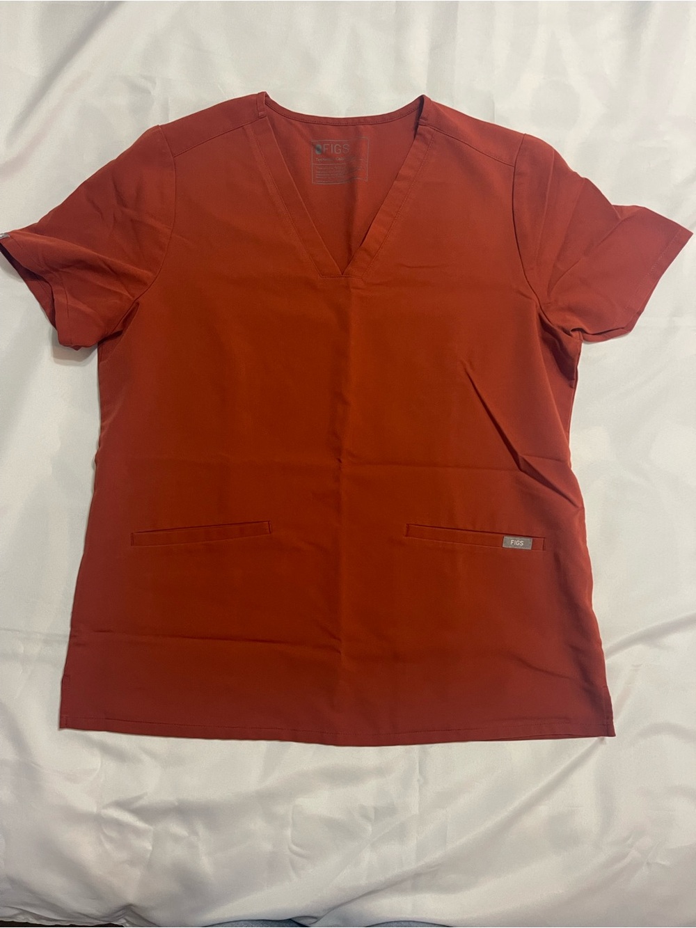 FIGS Women’s Auburn Casma Three-Pocket Scrub Top – Size L